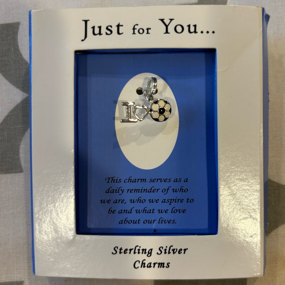 L.A. Rocks Sterling Silver “I ♥ Soccer” Charm – New in Box